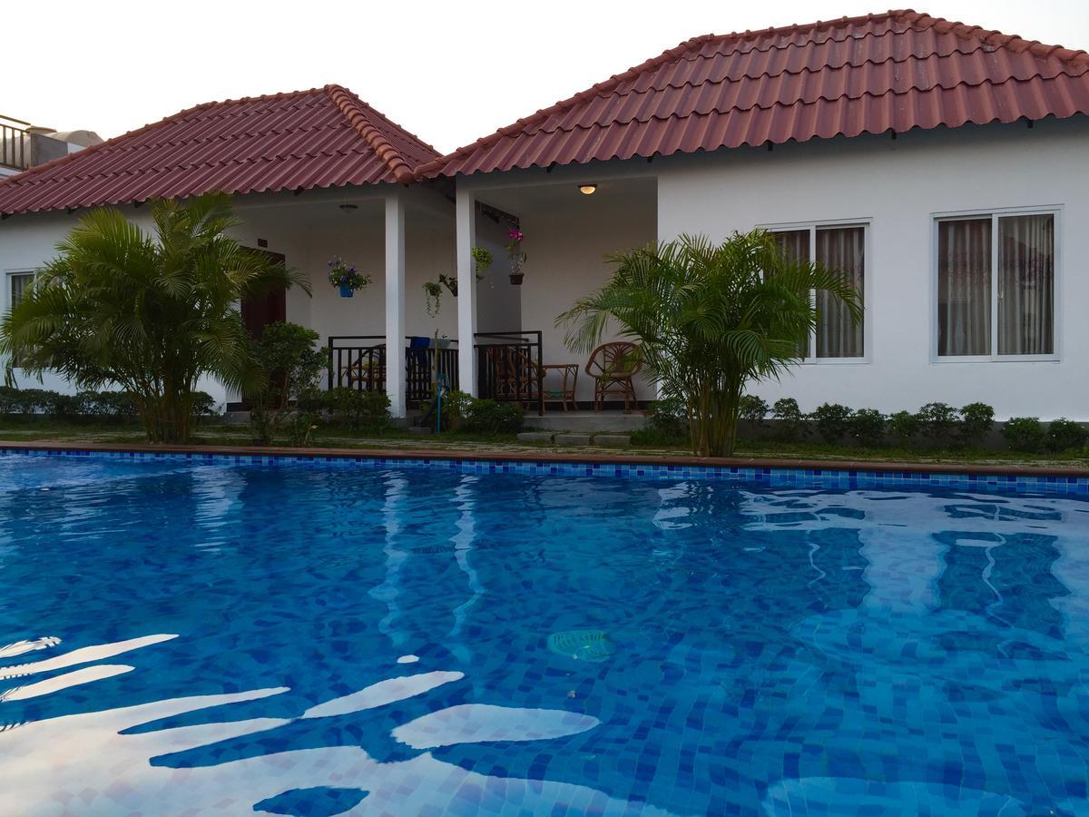White Boutique Hotel And Residences Sihanoukville Exterior photo